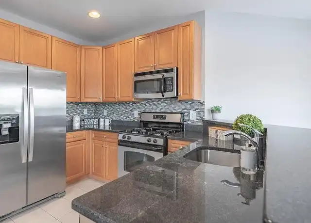 Property at Cranford Crossing Apartment Homes - 1 South Ave E, Cranford, NJ, 07016, 2 beds, 2 baths, [object Object]