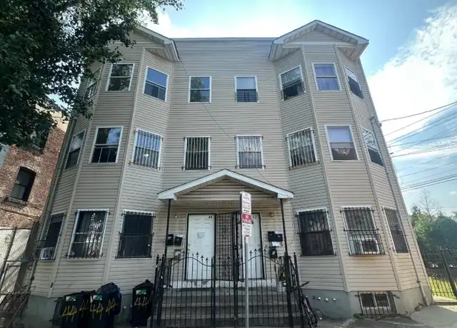 Property at 44 Astor St Unit 2, Newark, NJ, 07114, 3 beds, 1 bath, [object Object]