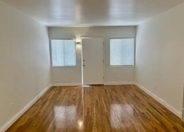 Property at 6640 Woodman Ave Unit 5, Van Nuys, CA, 91401, 1 bed, 1 bath, [object Object]