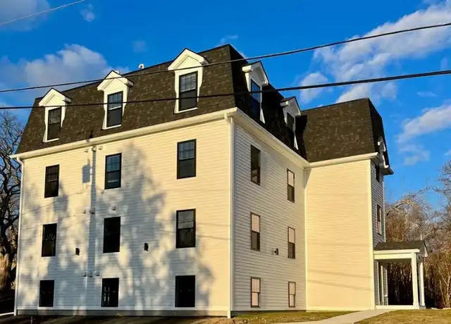 Property at 204 Bulgarmarsh Rd Unit 2, Tiverton, RI, 02878, 2 beds, 1 bath, [object Object]