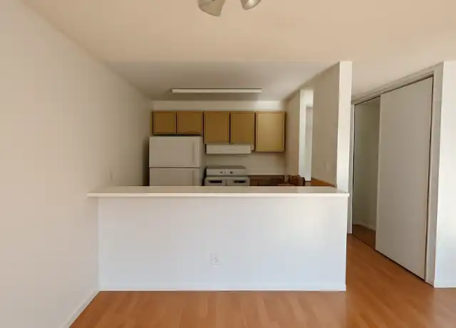 Property at 31003 14th Ave S Unit F6, Federal Way, WA, 98003, 1 bed, 1 bath, [object Object]