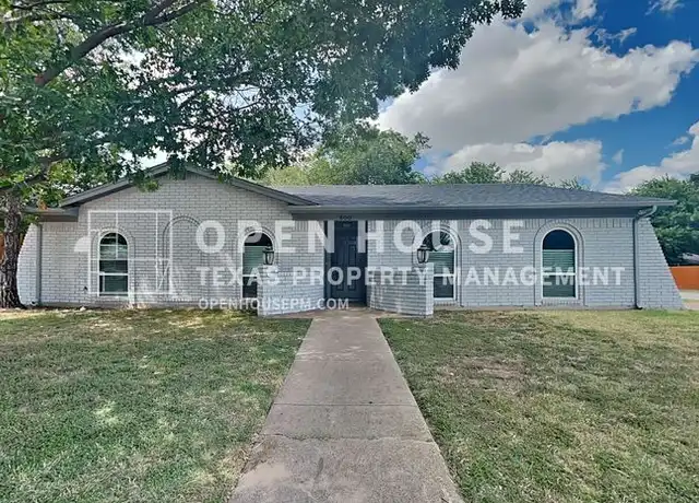 Property at 500 Park Center Blvd, Saginaw, TX, 76179, 3 beds, 2 baths, [object Object]