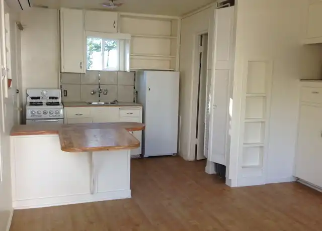 Property at 217 Walter St NE #3, Albuquerque, NM, 87102, 0 beds, 1 bath, [object Object]