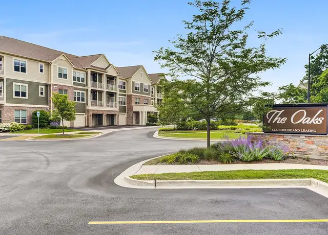Photo of 103 Oak Leaf Ln, Vernon Hills, IL 60061