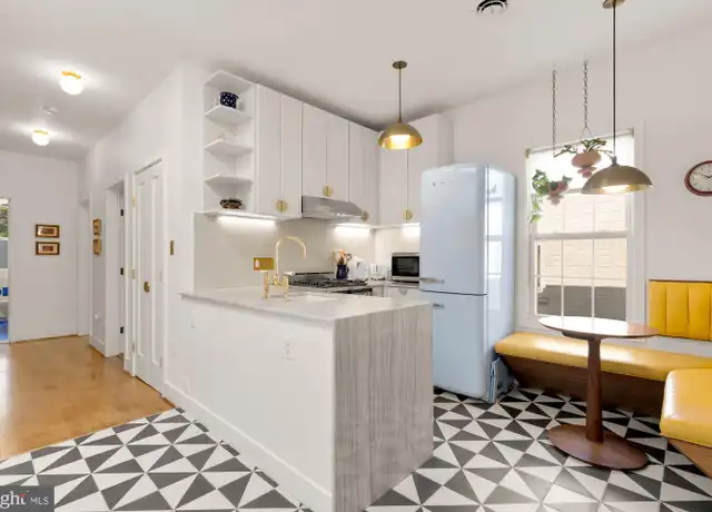 Property at 3022 R St NW #3, Washington, DC, 20007, 2 beds, 1 bath, [object Object]