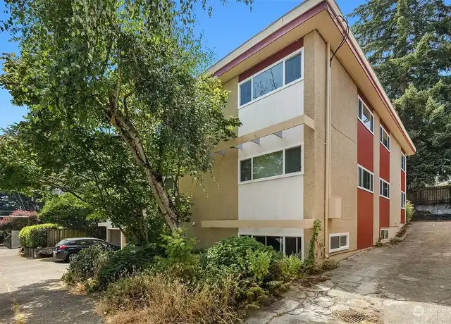 Property at Woodlaun Haus Apartments - 4267 Woodland Park Ave N, Seattle, WA, 98103, 1 bed, 1 bath, [object Object]