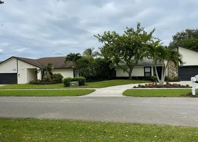 Property at 7360 San Sebastian Dr, Boca Raton, FL, 33433, 3 beds, 2 baths, [object Object]