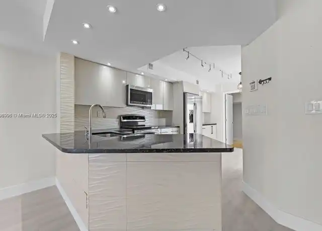 Property at 3501 Magellan Cir #638, Miami, FL, 33180, 3 beds, 2.5 baths, [object Object]