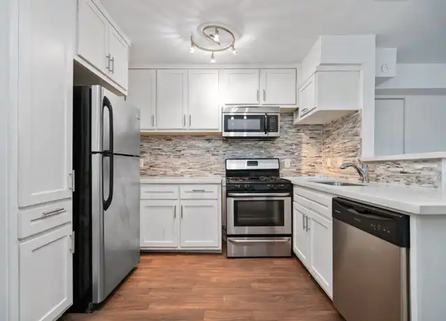 Property at 400 Westmoreland St Unit 6, Houston, TX, 77006, 1 bed, 1 bath, [object Object]