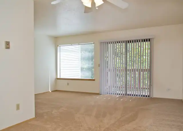 Property at 7927 SW 31st Ave Unit 109, Portland, OR, 97219, 1 bed, 1 bath, [object Object]