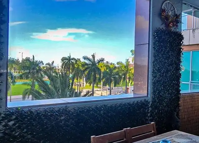 Property at 244 Biscayne Blvd #301, Miami, FL, 33132, 2 beds, 2 baths, [object Object]