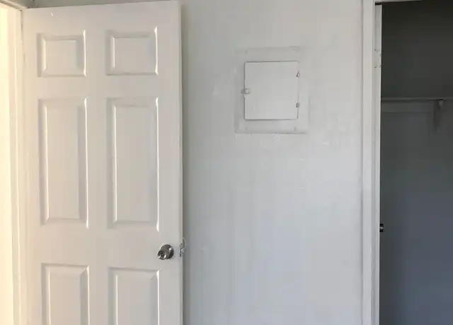 Property at 5910 Warren St Unit B4, Riverside, CA, 92503, 2 beds, 1 bath, [object Object]