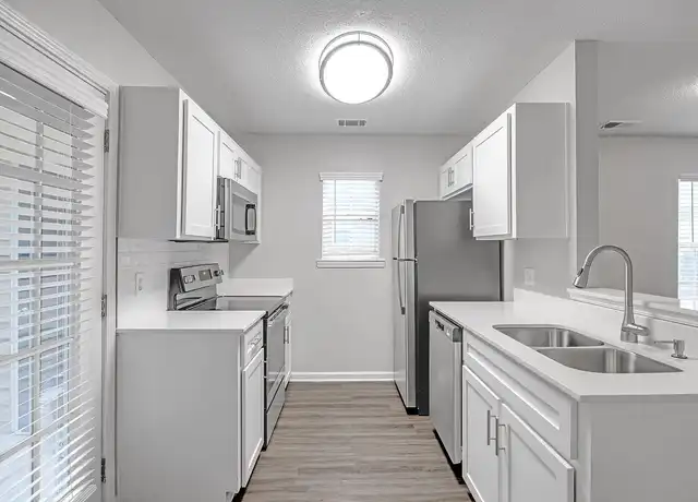 Property at Lakeview Oaks Townhomes - 1114 Mohawk St, Savannah, GA, 31419, 3 beds, 2 baths, [object Object]