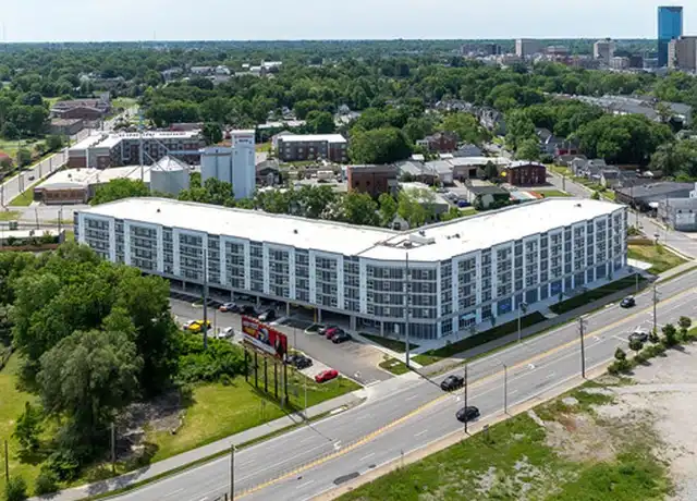 Property at 330 Newtown Pike, Lexington, KY, 40508, 1-3 bed, 1-2 bath, [object Object]
