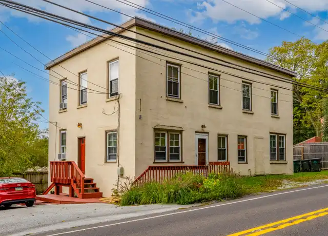 Property at 1406 W Strasburg Rd Apt 4, West Chester, PA, 19382, 2 beds, 1 bath, [object Object]
