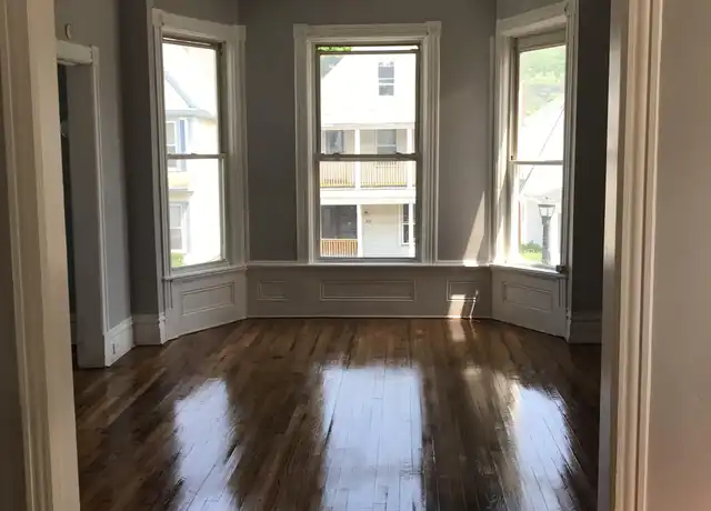 Property at 127 6th Ave Unit 2, Troy, NY, 12180, 3 beds, 1 bath, [object Object]