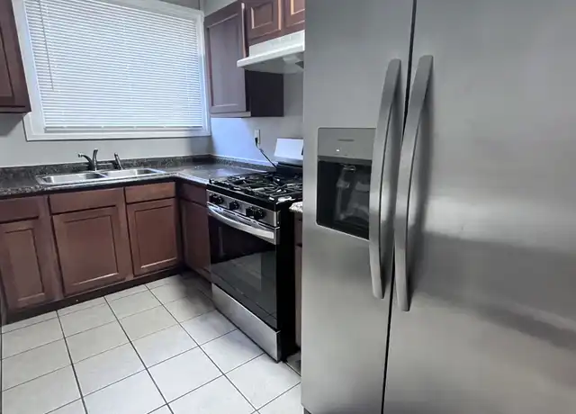 Property at 2012 Mackoy St, Covington, KY, 41014, 2 beds, 1 bath, [object Object]