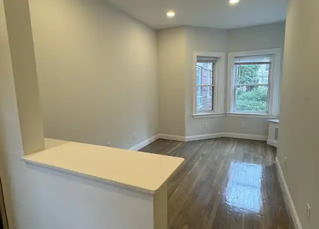 Property at 102 Queensberry St Unit 2, Boston, MA, 02215, 2 beds, 1 bath, [object Object]