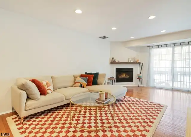 Property at 33 Garden Ct, Succasunna, NJ, 07876, 2 beds, 1.5 baths, [object Object]