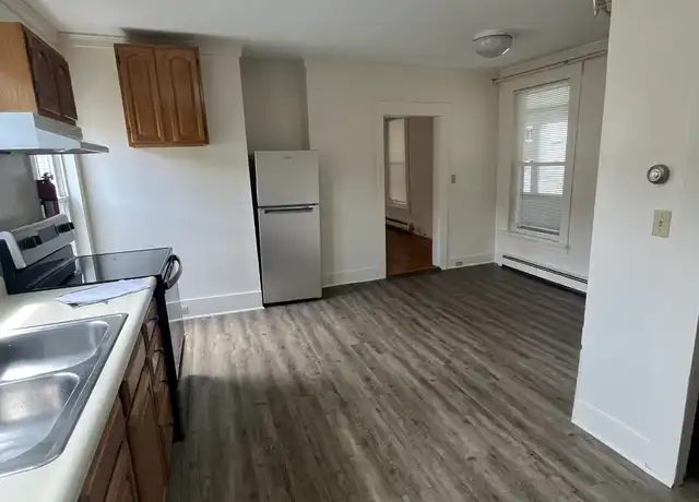 Property at 114 School St Unit 6, Lebanon, NH, 03766, 1 bed, 1 bath, [object Object]