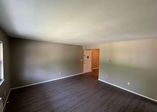 Property at 141 Morris St Unit 4, Pewaukee, WI, 53072, 2 beds, 1 bath, [object Object]