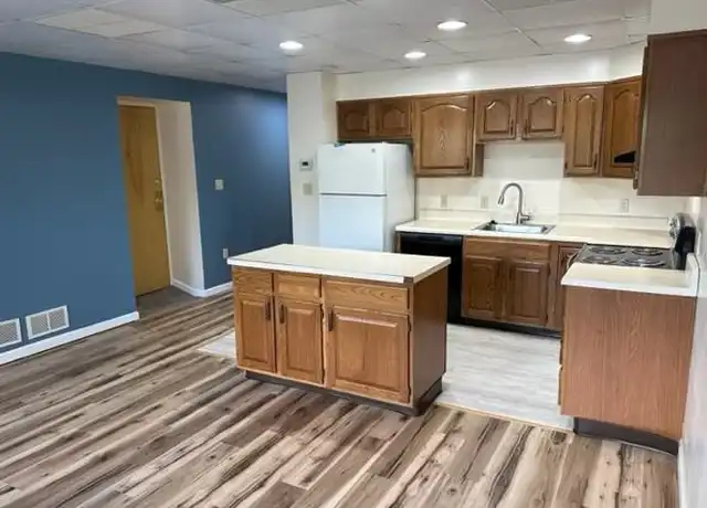 Property at 314 N Centre St Unit 2, Pottsville, PA, 17901, 1 bed, 1 bath, [object Object]