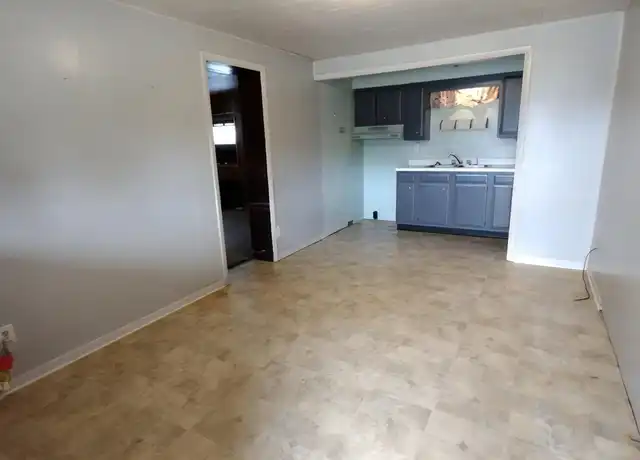 Property at 2223 N Water Street Ext, Uhrichsville, OH, 44683, 1 bed, 1 bath, [object Object]