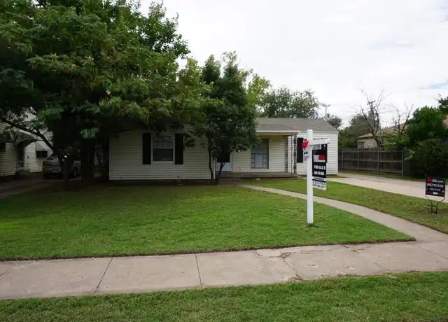 Property at 2423 30th St, Lubbock, TX, 79411, 3 beds, 2 baths, [object Object]