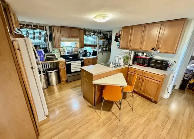 Property at 17 Glenmont Rd Unit 17, Brighton, MA, 02135, 2 beds, 1.5 baths, [object Object]