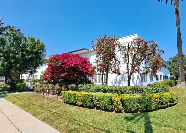Photo of 100 S Altadena Dr, Pasadena, CA 91107