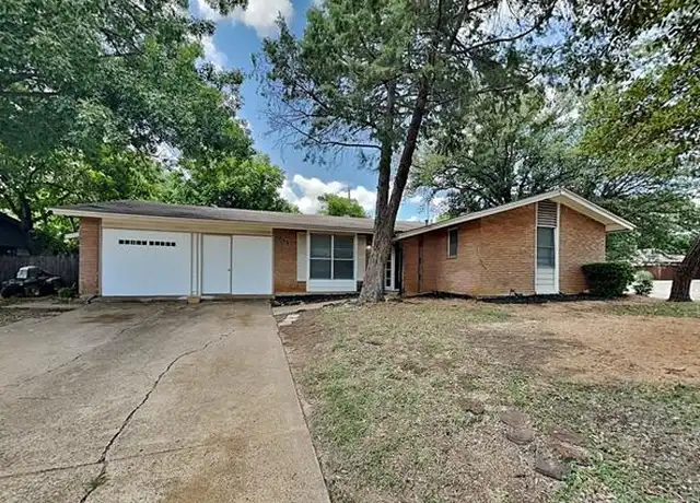 Property at 1703 Carlisle St, Irving, TX, 75062, 4 beds, 2 baths, [object Object]