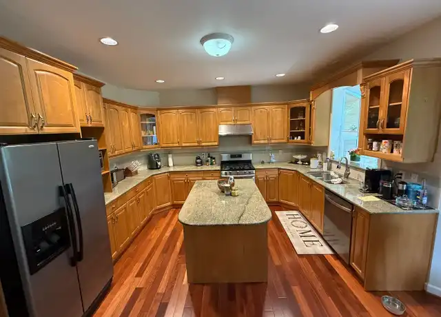 Property at 13022 NE 104th St, Kirkland, WA, 98033, 5 beds, 3 baths, [object Object]