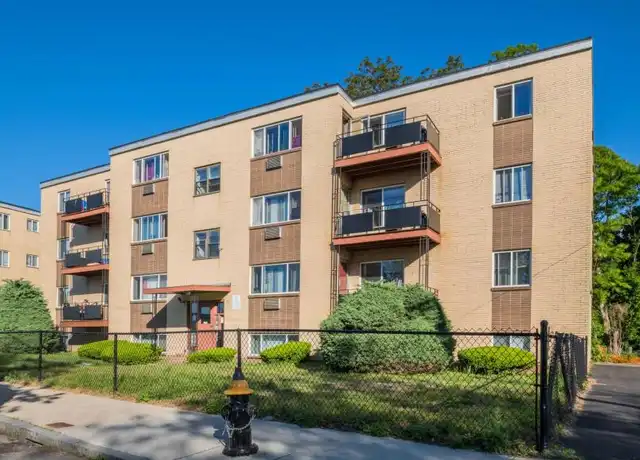 Property at 10 Thorn St, Hyde Park, MA, 02136, 2 beds, 1 bath, [object Object]