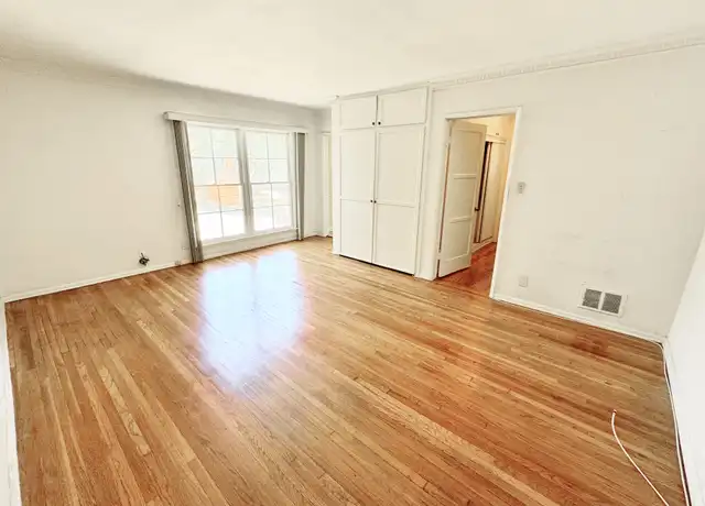 Property at 5127 W 12th St, Los Angeles, CA, 90019, 0 beds, 1 bath, [object Object]