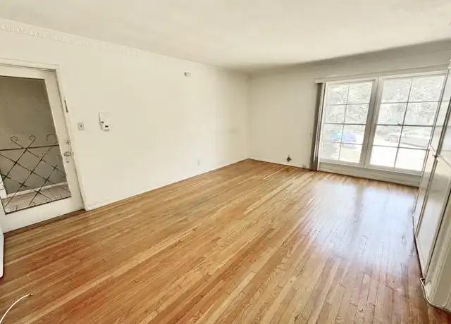 Property at 5127 W 12th St, Los Angeles, CA, 90019, 0 beds, 1 bath, [object Object]