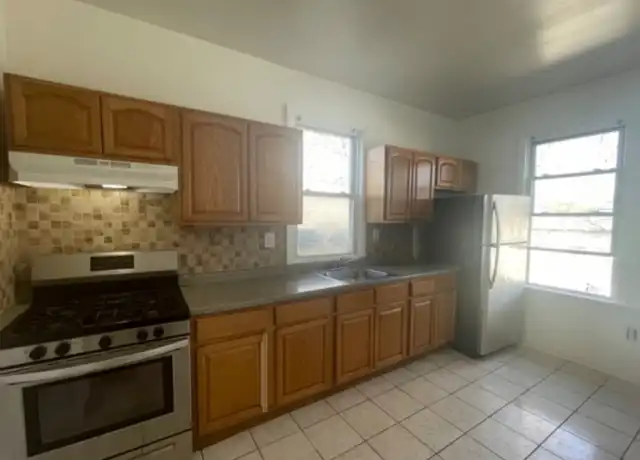 Property at 776 S 18th St, Newark, NJ, 07103, 3 beds, 1 bath, [object Object]