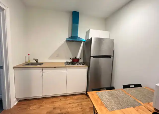 Property at 340 N 42nd St Unit 3rd fl, Philadelphia, PA, 19104, 1 bed, 1 bath, [object Object]
