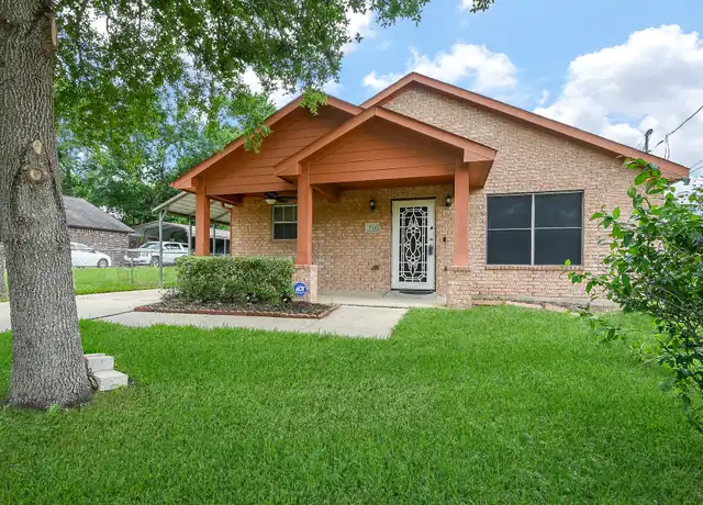 Property at 712 Avenue F, Conroe, TX, 77301, 3 beds, 1 bath, [object Object]