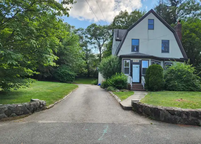 Property at 26 Oak St Unit 26, Wellesley, MA, 02482, 3 beds, 1.5 baths, [object Object]