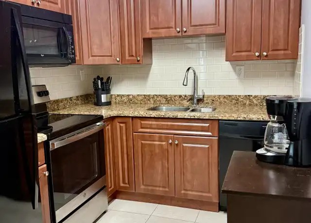 Property at 405 Meadows Cir #405, Boynton Beach, FL, 33436, 2 beds, 2 baths, [object Object]
