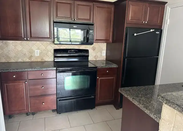 Property at 4361 W McNab Rd #31, Pompano Beach, FL, 33069, 1 bed, 1 bath, [object Object]