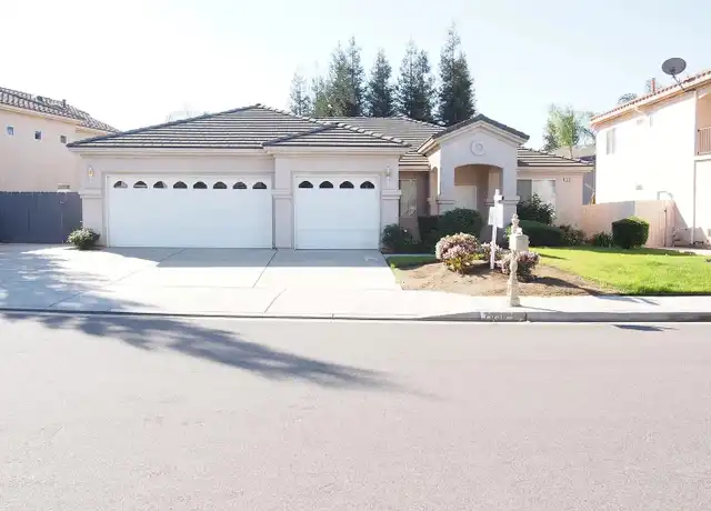 Property at 7656 N Hanna Ave, Fresno, CA, 93722, 4 beds, 3 baths, [object Object]