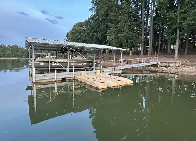 Property at 406 Arcadia Dr, Anderson, SC, 29621, 3 beds, 2 baths, [object Object]
