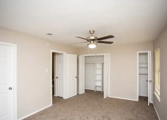 Property at 729 Buckskin Trl Unit 822, Arlington, TX, 76015, 3 beds, 1 bath, [object Object]