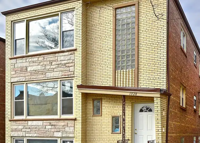 Property at 1028 S Monitor Ave Unit 2, Chicago, IL, 60644, 3 beds, 1 bath, [object Object]