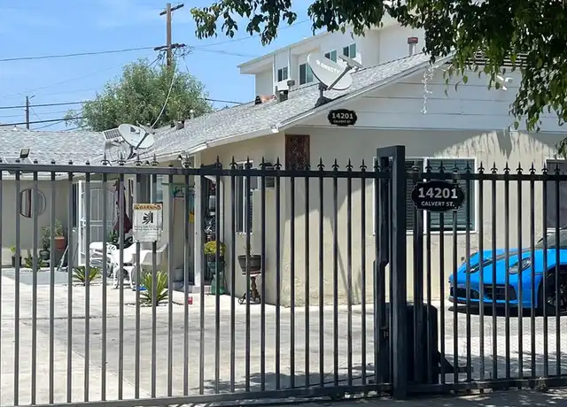 Property at 14203 3/4 Calvert St, Van Nuys, CA, 91401, 1 bed, 1 bath, [object Object]