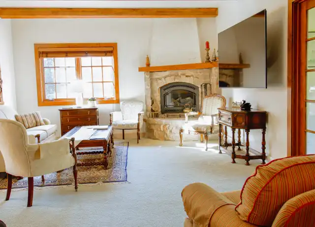 Property at 729 N Washburn St, Oshkosh, WI, 54904, 3 beds, 4 baths, [object Object]