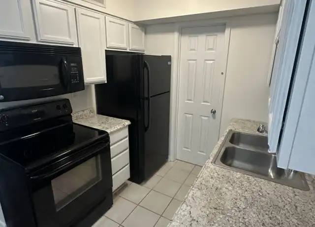Property at 201 Middletown Sq, Louisville, KY, 40243, 1 bed, 1 bath, [object Object]