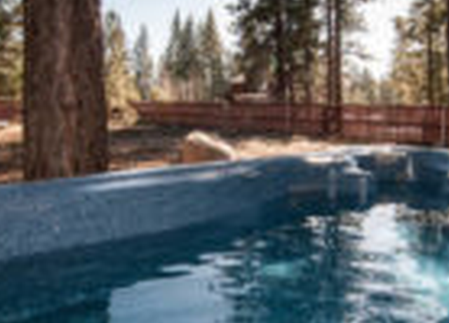 Photo of 10207 Shore Pine Rd, Truckee, CA 96161