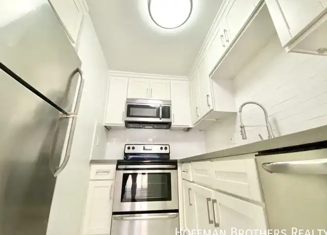 Property at 2106 S Bentley Ave Unit 2, West Los Angeles, CA, 90025, 2 beds, 1.5 baths, [object Object]